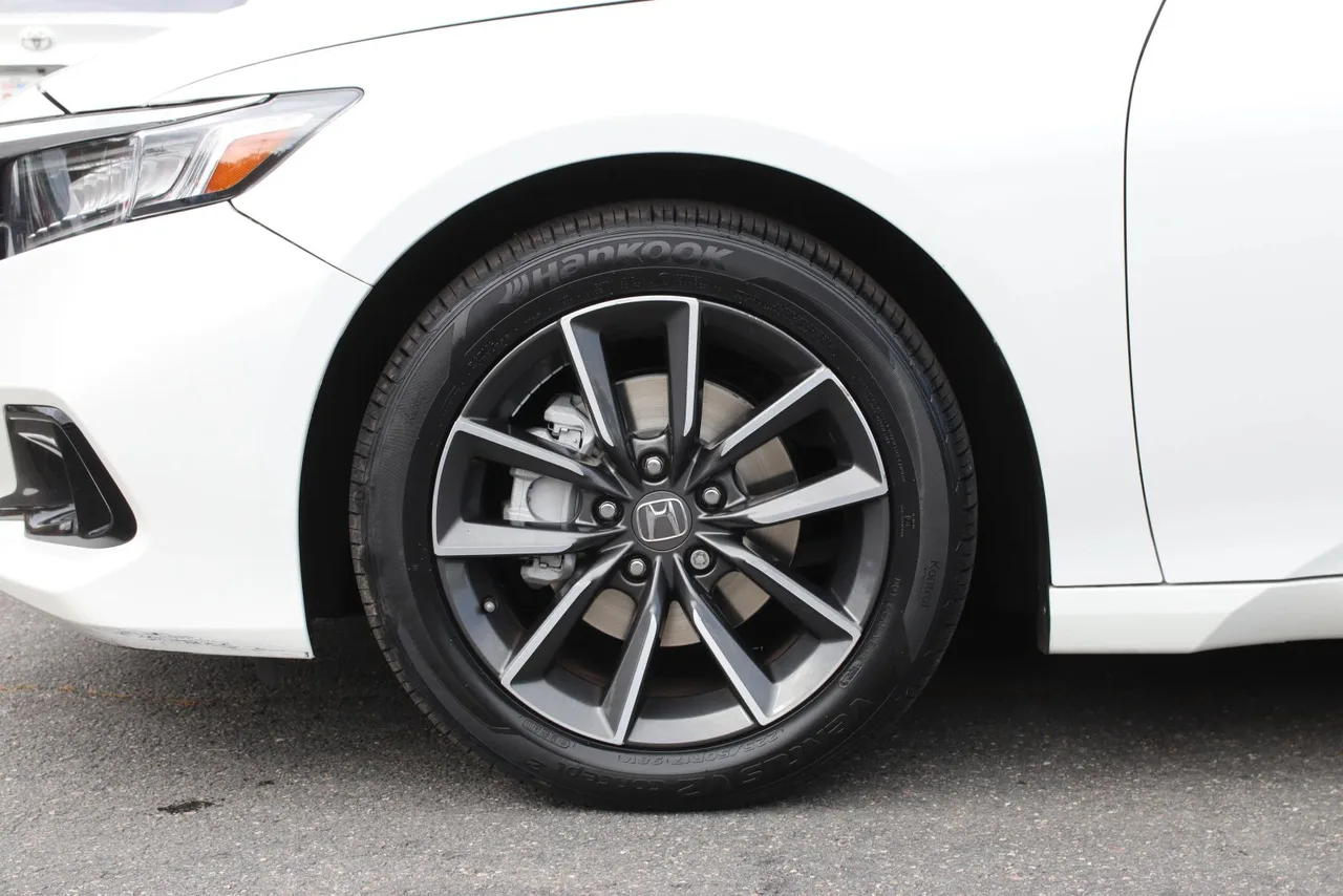 2021 Honda Accord EX-L Sedan 4D in white — photo 4 of 40