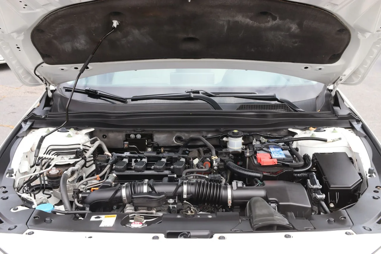 2021 Honda Accord EX-L Sedan 4D in white — photo 12 of 40