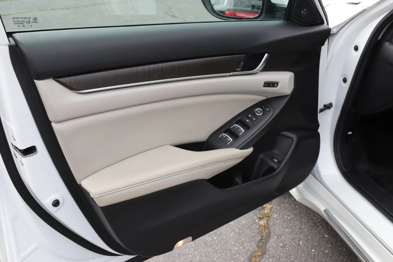 2021 Honda Accord EX-L Sedan 4D in white — photo 13 of 40