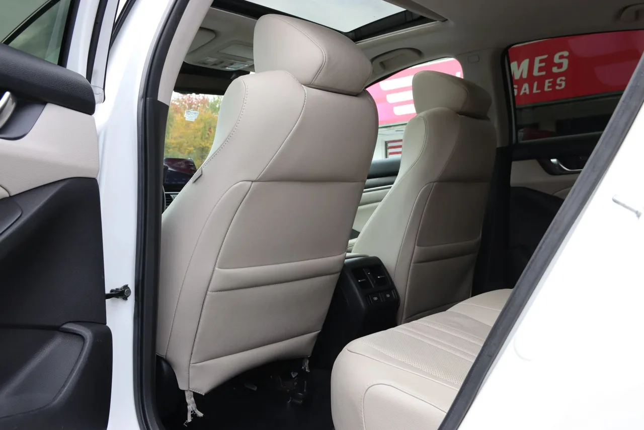 2021 Honda Accord EX-L Sedan 4D in white — photo 21 of 40