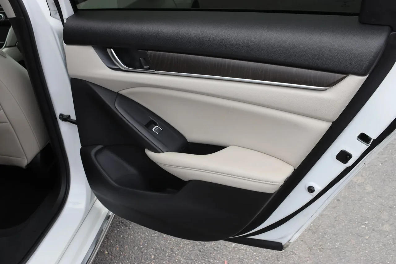 2021 Honda Accord EX-L Sedan 4D in white — photo 23 of 40