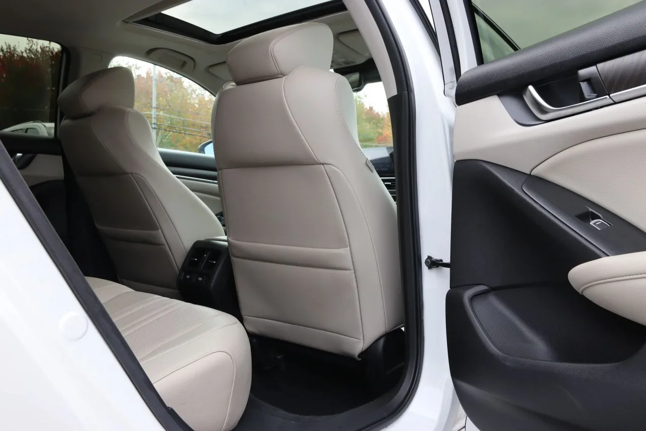 2021 Honda Accord EX-L Sedan 4D in white — photo 24 of 40