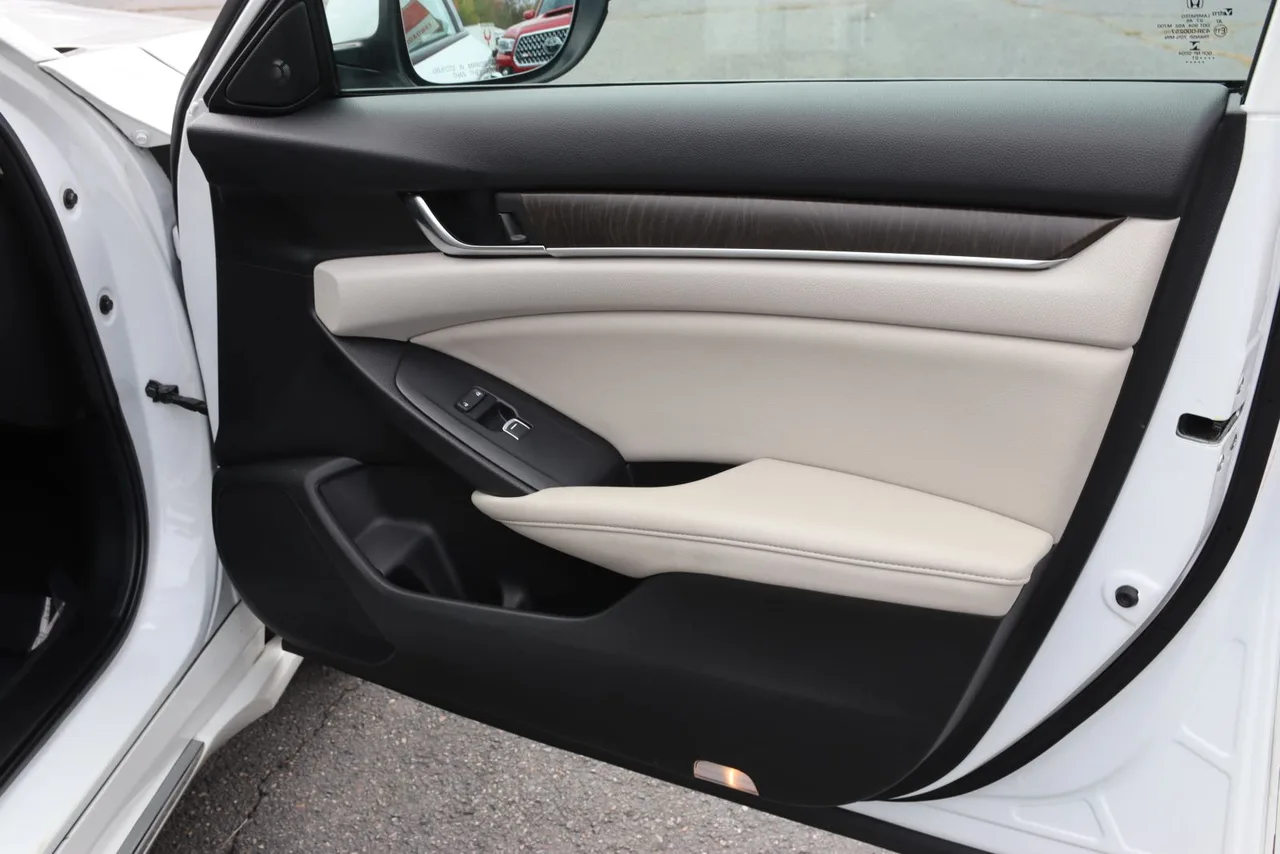 2021 Honda Accord EX-L Sedan 4D in white — photo 26 of 40