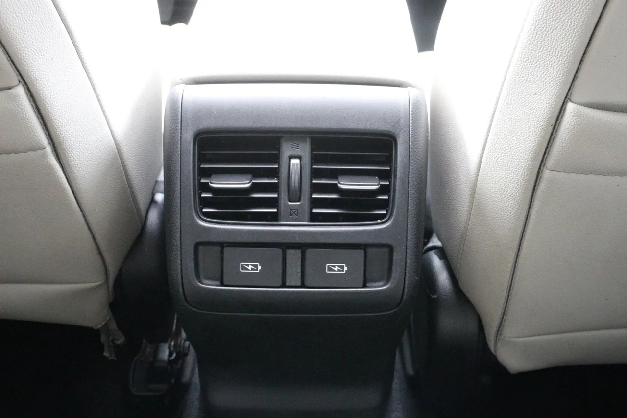 2021 Honda Accord EX-L Sedan 4D in white — photo 29 of 40