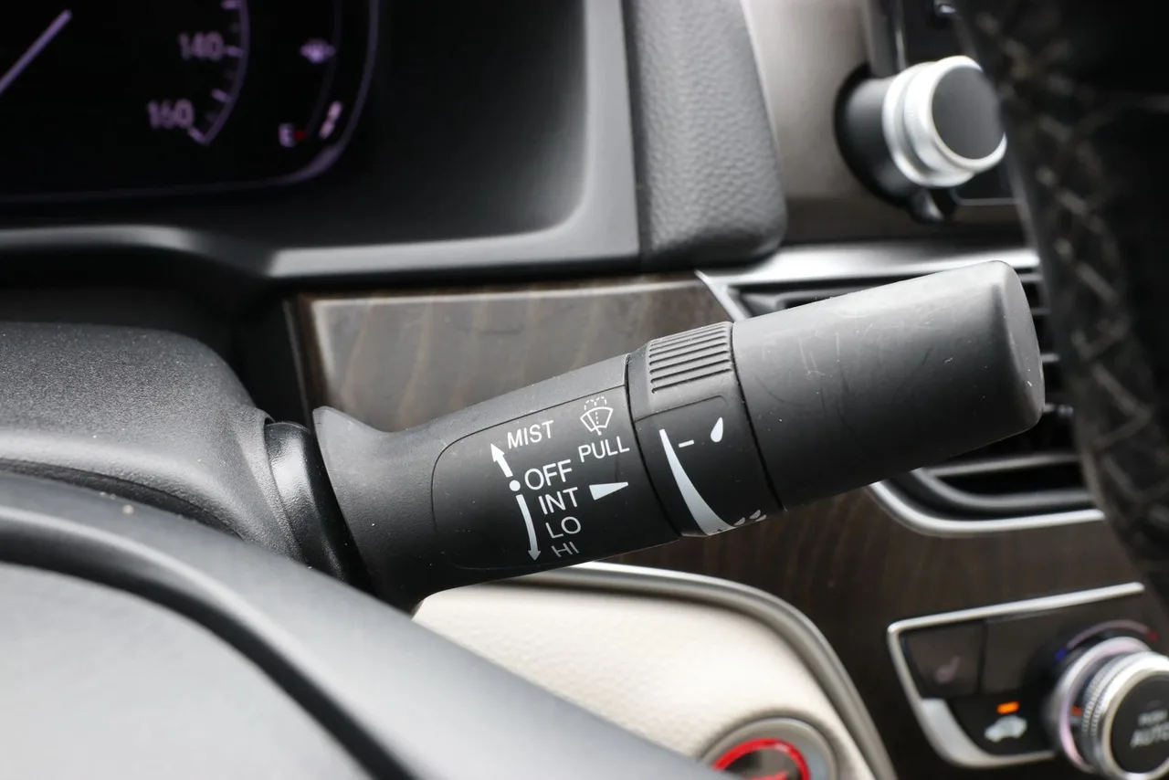 2021 Honda Accord EX-L Sedan 4D in white — photo 37 of 40