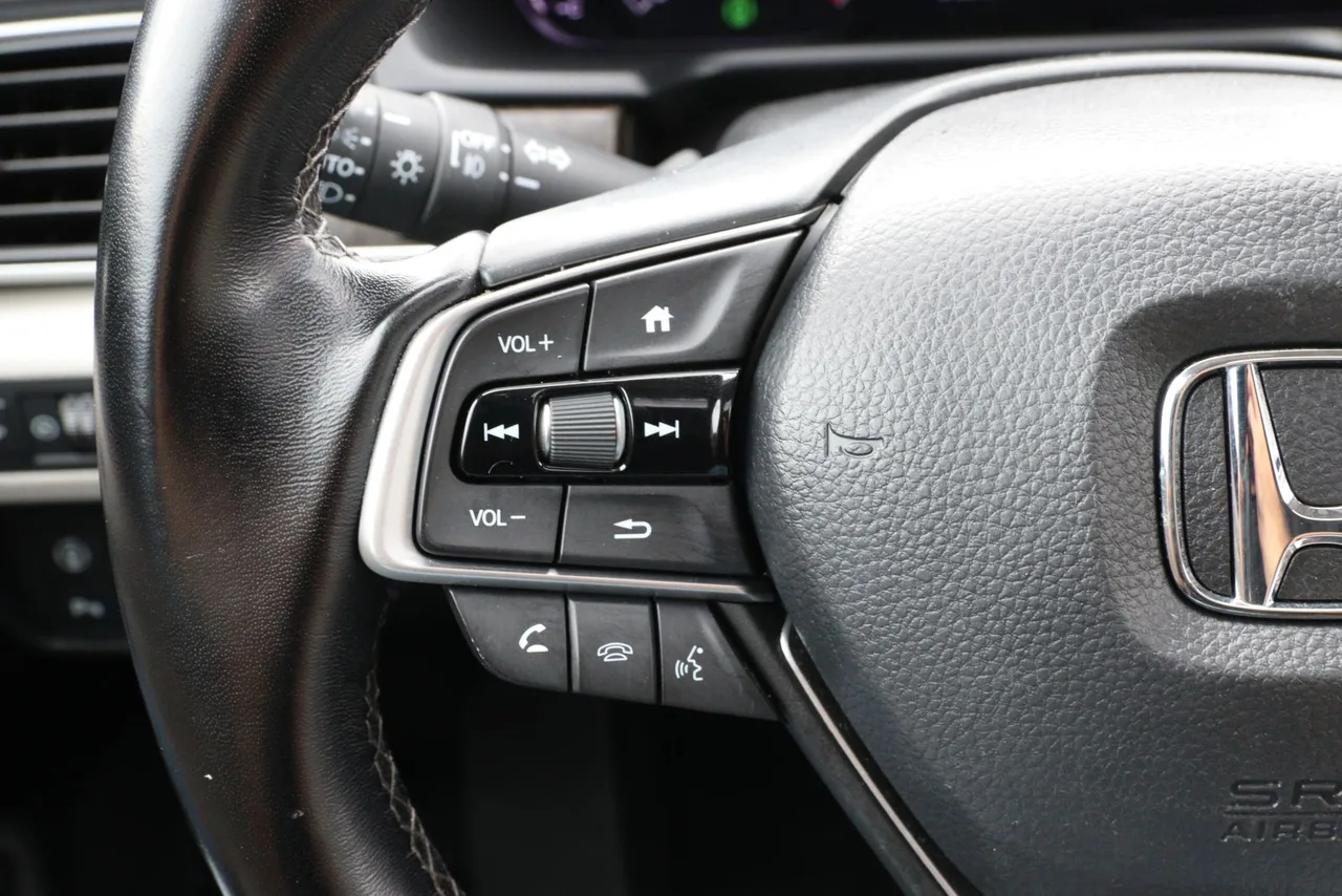 2021 Honda Accord EX-L Sedan 4D in white — photo 38 of 40