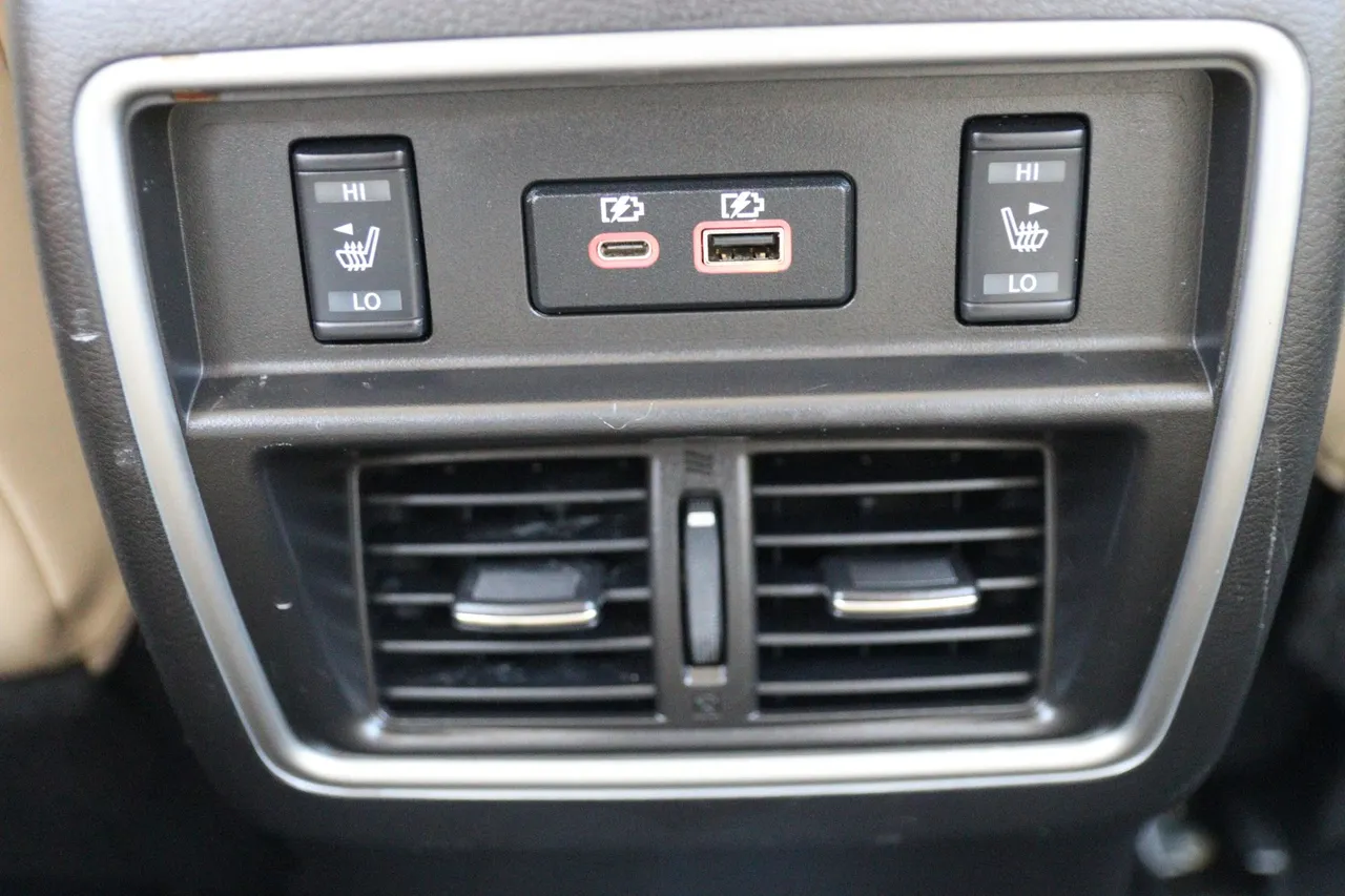 2021 Nissan Murano Platinum Sport Utility 4D in brown — photo 14 of 32
