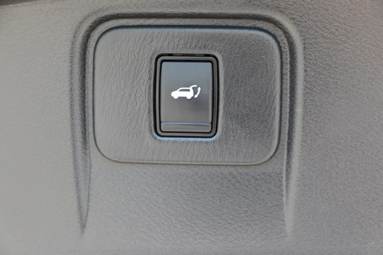 2021 Nissan Murano Platinum Sport Utility 4D in brown — photo 16 of 32