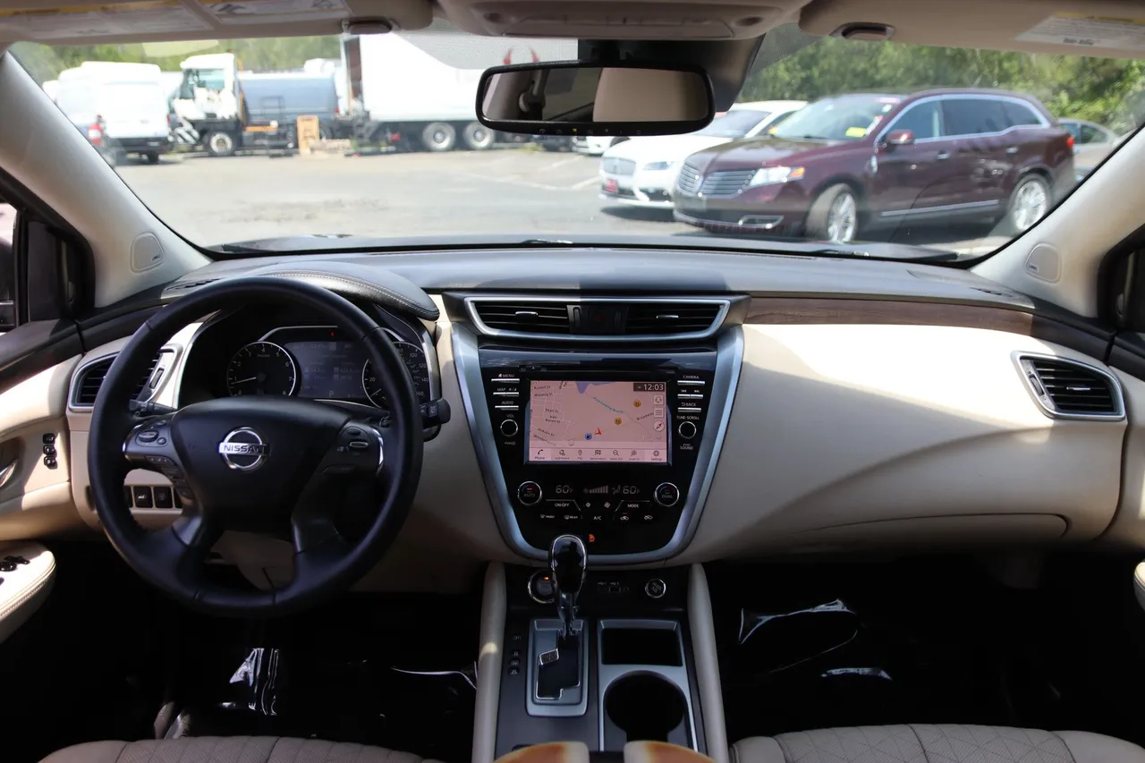 2021 Nissan Murano Platinum Sport Utility 4D in brown — photo 17 of 32