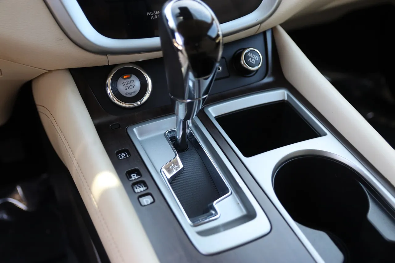 2021 Nissan Murano Platinum Sport Utility 4D in brown — photo 24 of 32