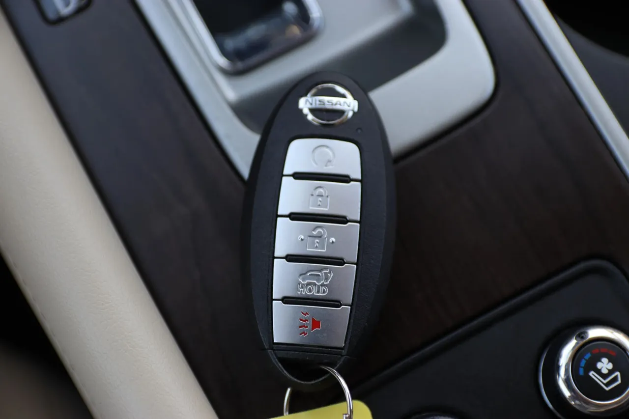2021 Nissan Murano Platinum Sport Utility 4D in brown — photo 31 of 32