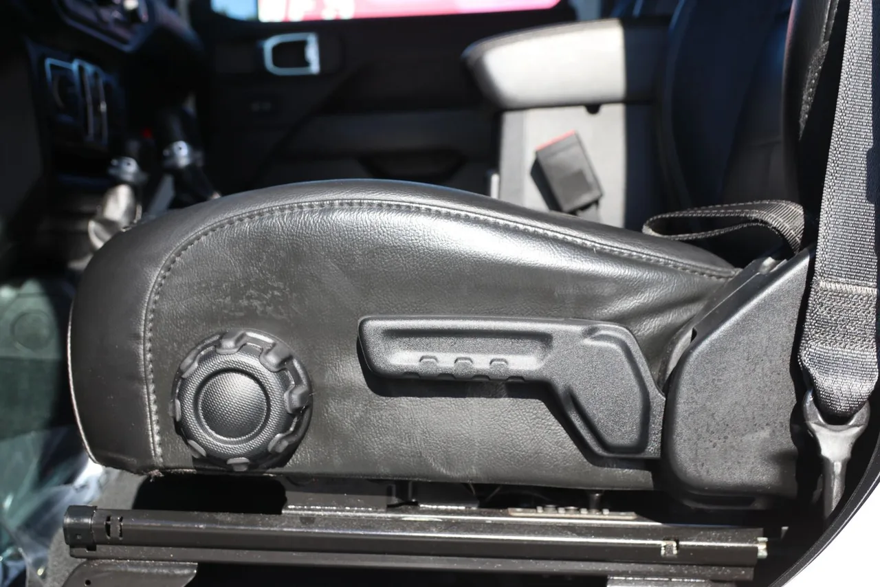 2022 Jeep Wrangler Unlimited 4xe Sahara 4xe Sport Utility 4D in white — photo 15 of 35