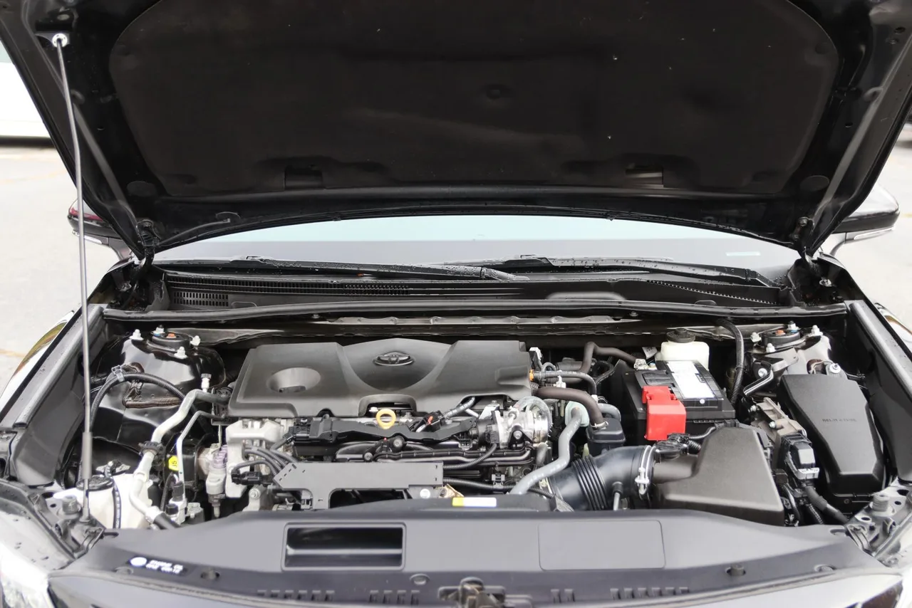 2022 Toyota Camry SE Sedan 4D in black — photo 12 of 39