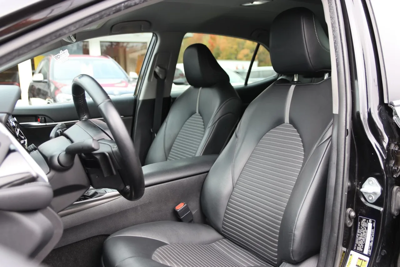 2022 Toyota Camry SE Sedan 4D in black — photo 16 of 39