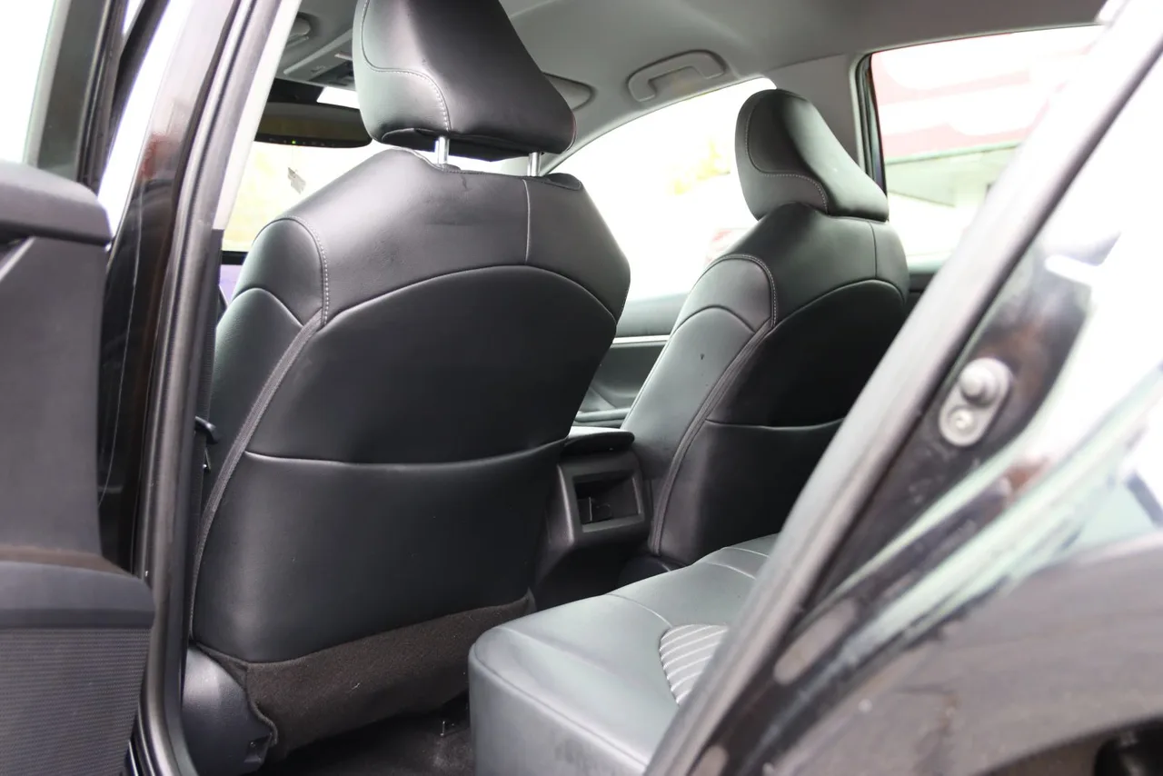 2022 Toyota Camry SE Sedan 4D in black — photo 19 of 39