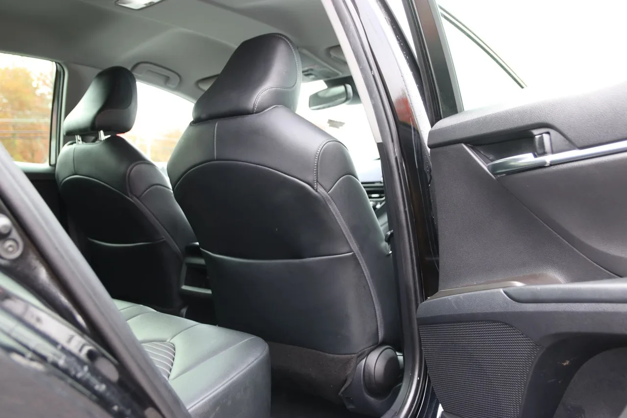 2022 Toyota Camry SE Sedan 4D in black — photo 22 of 39