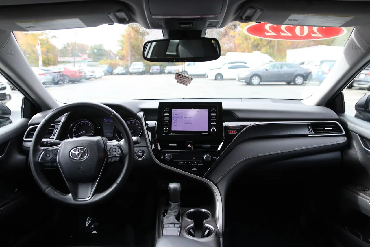 2022 Toyota Camry SE Sedan 4D in black — photo 27 of 39