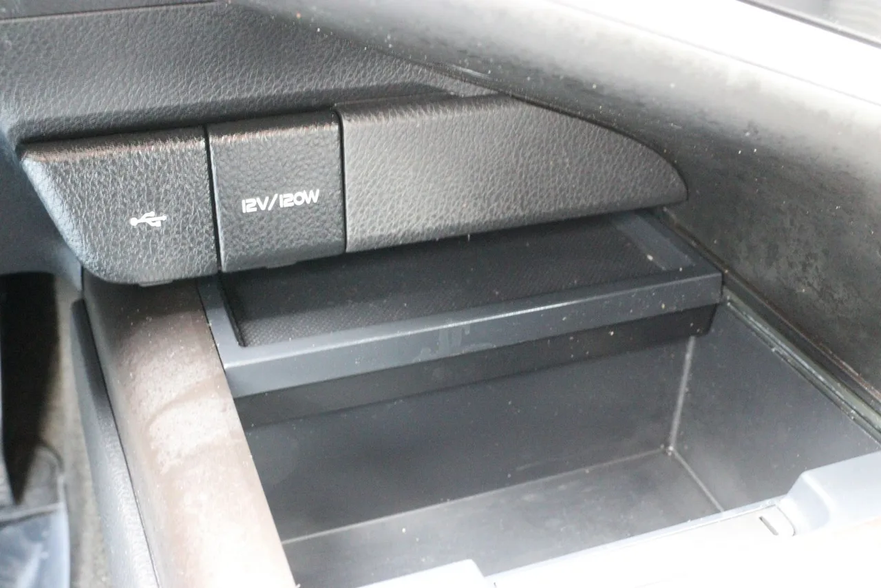 2022 Toyota Camry SE Sedan 4D in black — photo 31 of 39