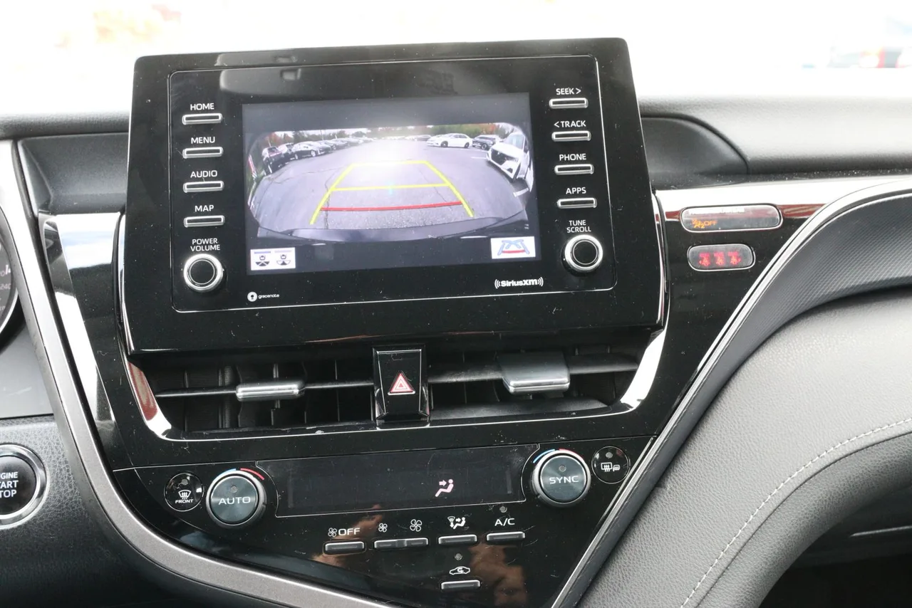 2022 Toyota Camry SE Sedan 4D in black — photo 32 of 39