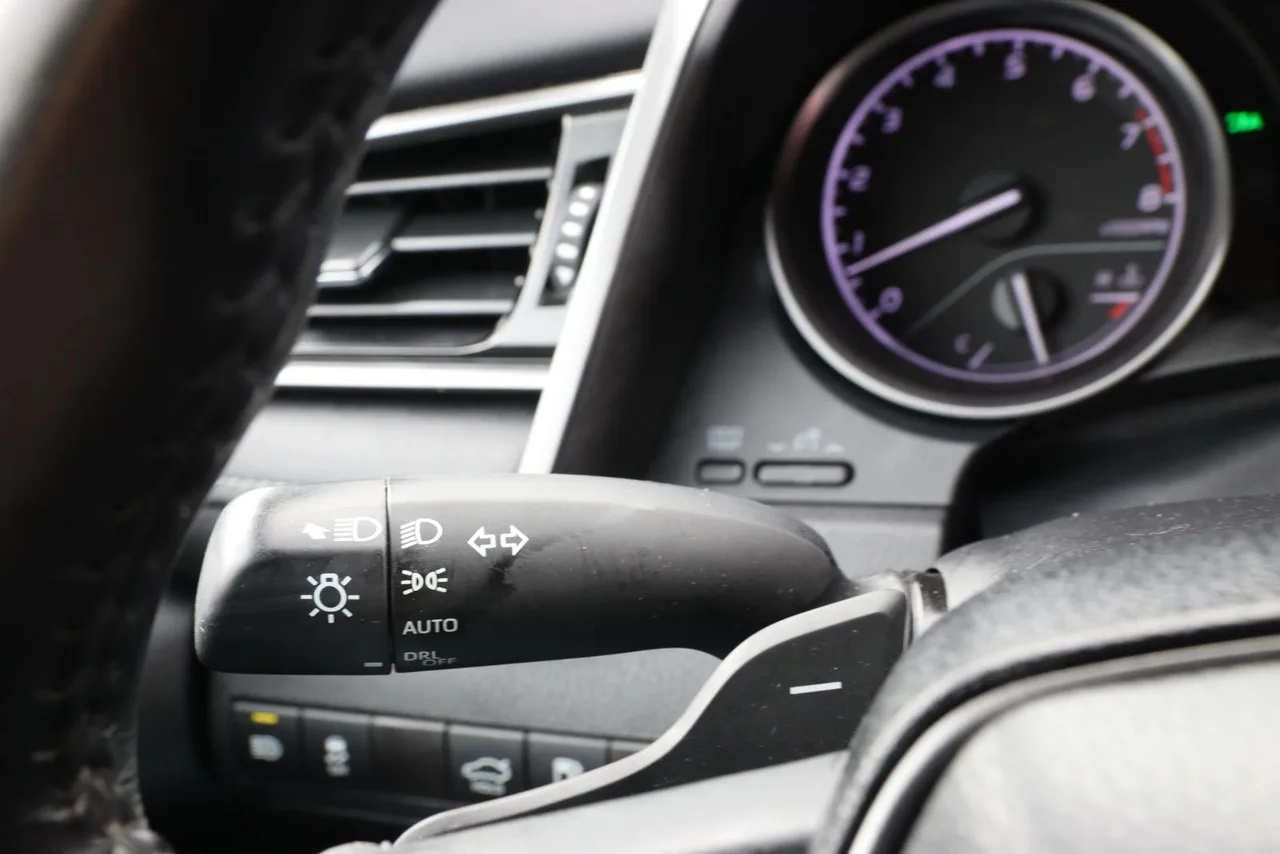2022 Toyota Camry SE Sedan 4D in black — photo 35 of 39