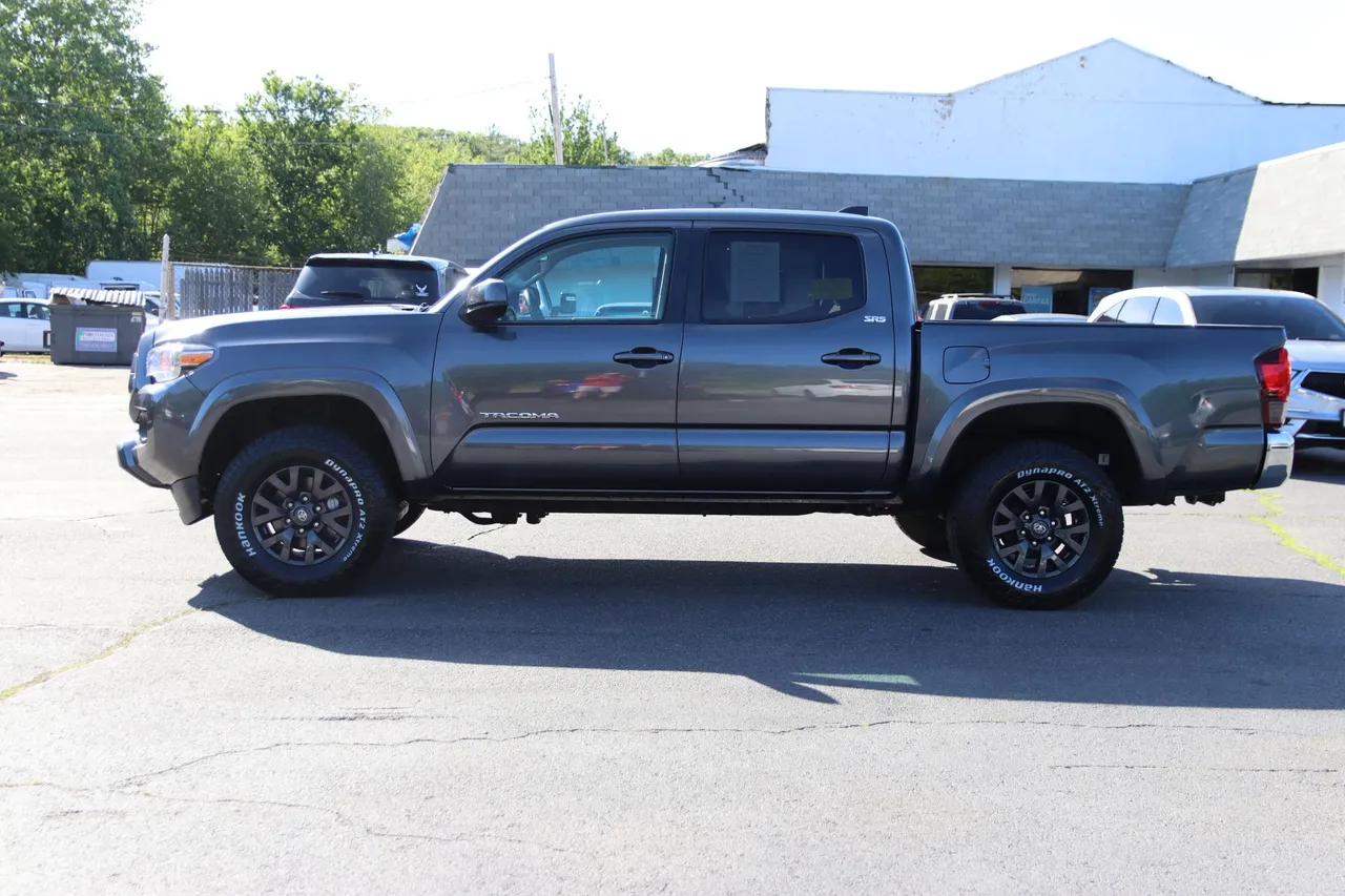 2022 Toyota Tacoma Double Cab SR5 Pickup 4D 5 ft in gray — photo 2 of 30