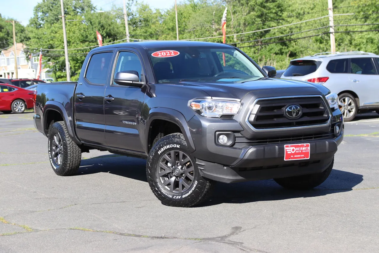 2022 Toyota Tacoma Double Cab SR5 Pickup 4D 5 ft in gray — photo 7 of 30