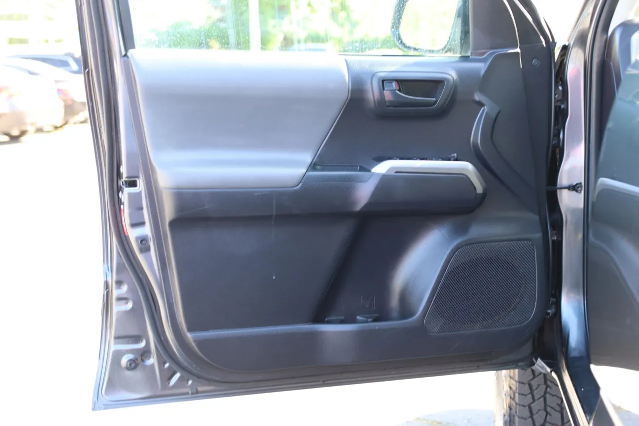 2022 Toyota Tacoma Double Cab SR5 Pickup 4D 5 ft in gray — photo 9 of 30
