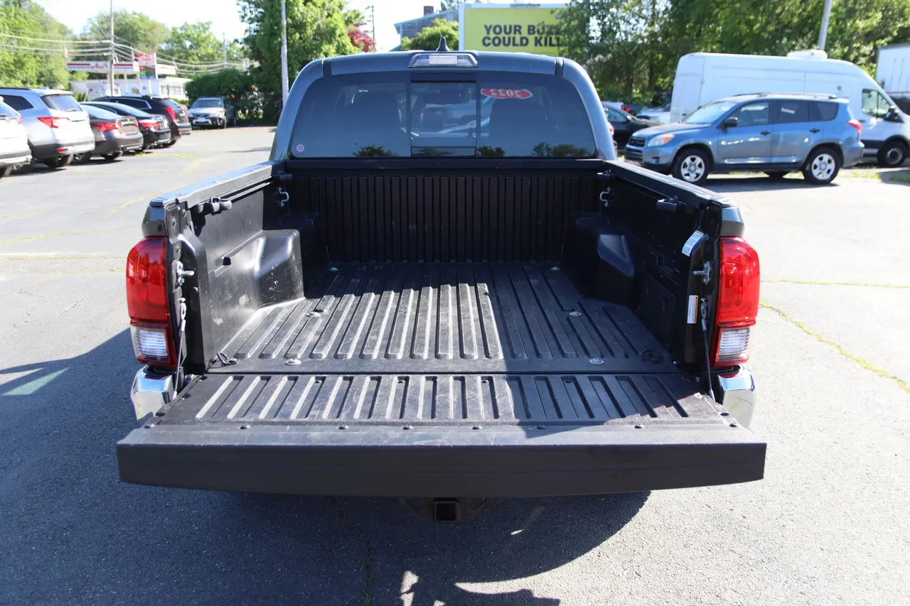 2022 Toyota Tacoma Double Cab SR5 Pickup 4D 5 ft in gray — photo 15 of 30