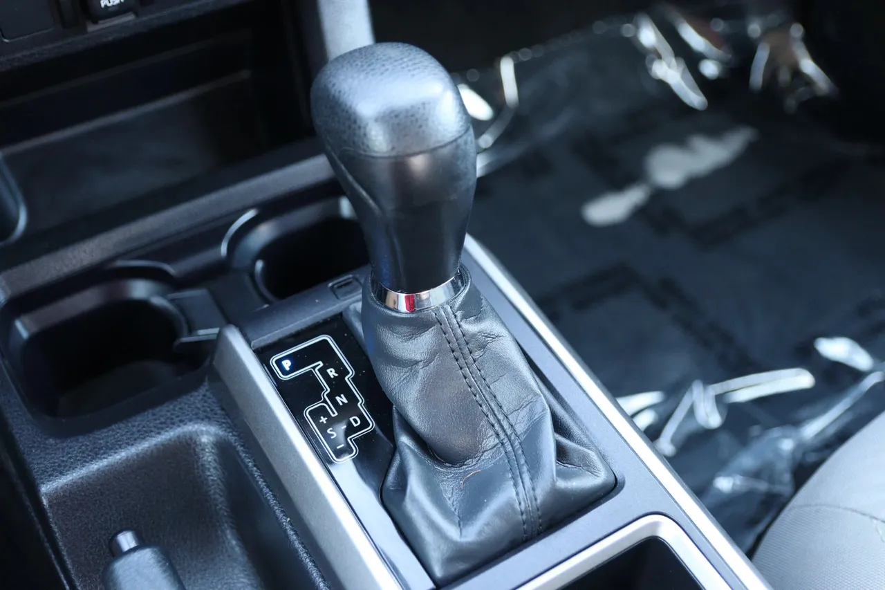 2022 Toyota Tacoma Double Cab SR5 Pickup 4D 5 ft in gray — photo 22 of 30