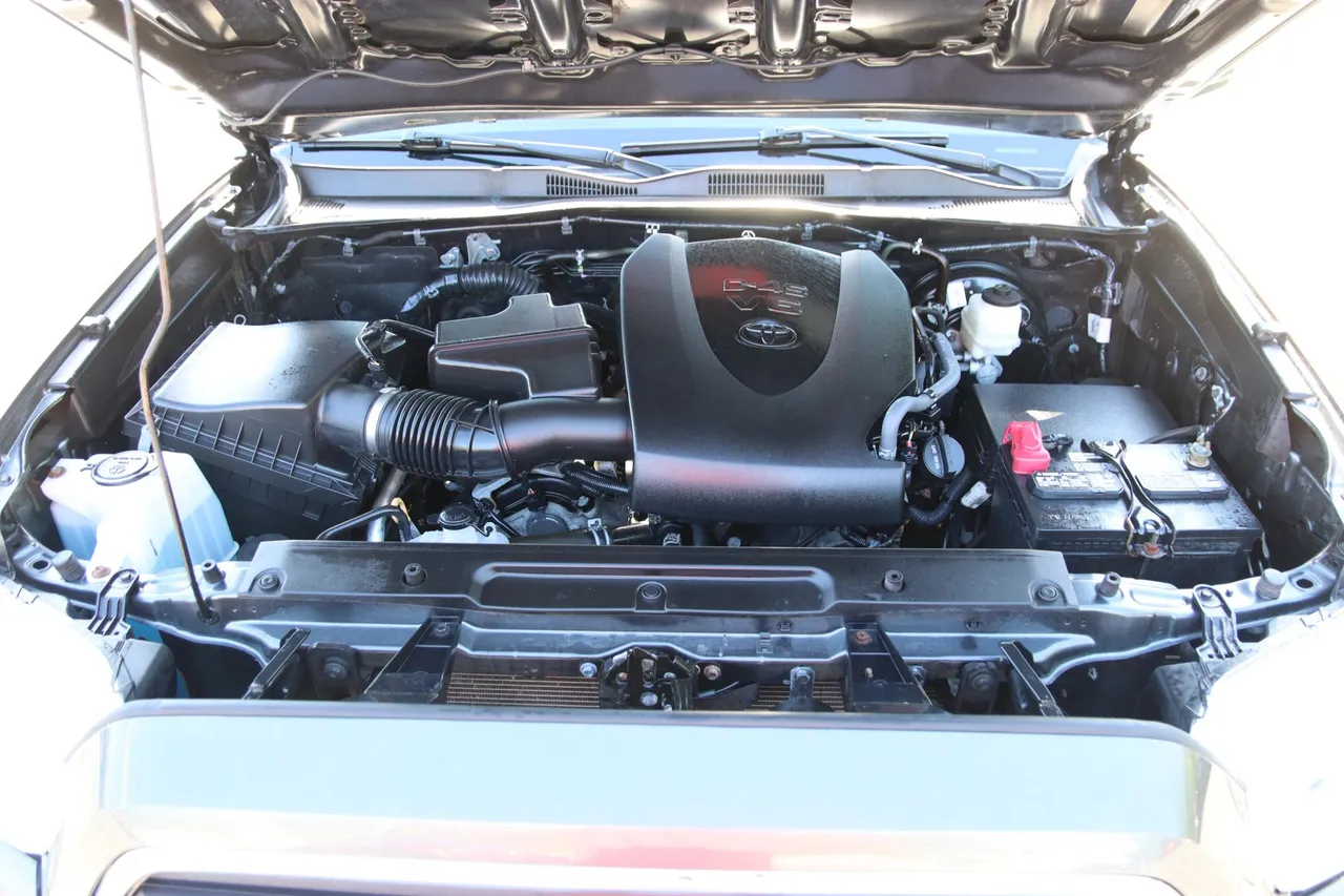 2022 Toyota Tacoma Double Cab SR5 Pickup 4D 5 ft in gray — photo 25 of 30
