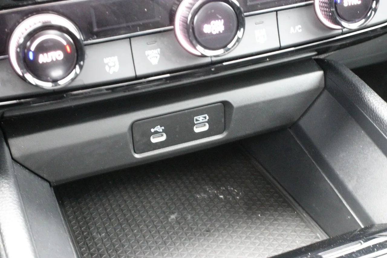 2023 Honda Accord Hybrid Sport Sedan 4D in white — photo 28 of 36